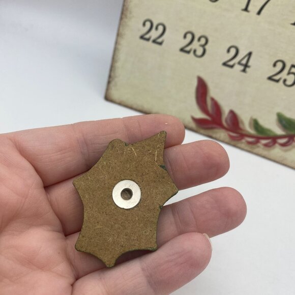 Kate McRostie Silvestri Red Cardinal reusable advent calendar metal magnetic - Picture 5 of 10